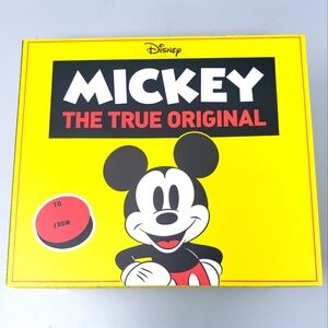 Mickey Mouse & Minnie Mouse T-Shirts  (Size: Small)